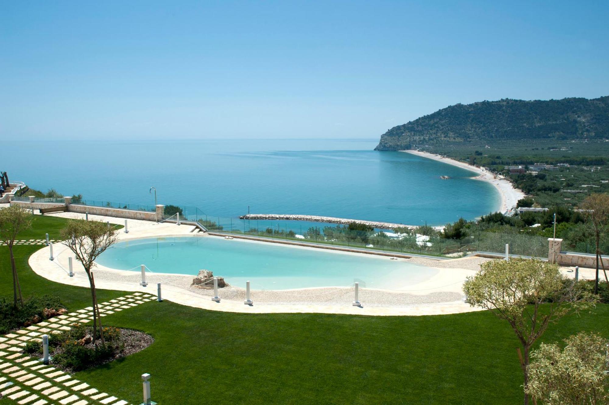 Hotel Residence Il Porto Mattinata Exteriör bild